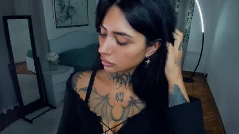 Snapshot of butter_f1y chatting on 09-20-25, 06:14 Sabrina online show from 09-20-25, 06:14