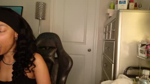 butterfly booty online show from 04-02-26, 10:24