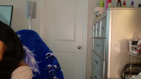 butterfly booty online show from 04-06-26, 09:27