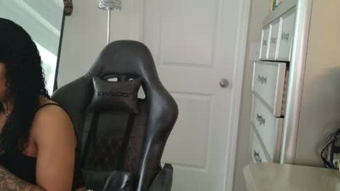 butterfly booty online show from 04-29-26, 02:21