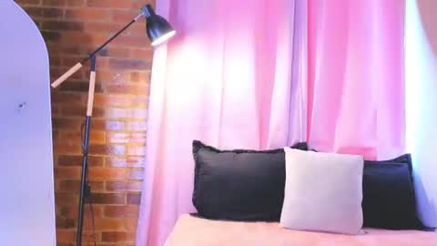 Lia Butterfly  online show from 07-15-26, 07:08
