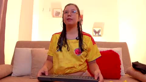 BUNNY BELLA online show from 06-18-26, 03:18