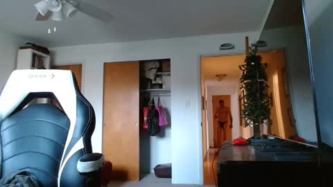 Snapshot of bwall1425 chatting on 03-31-26, 12:05 bwall1425 online show from 03-31-26, 12:05