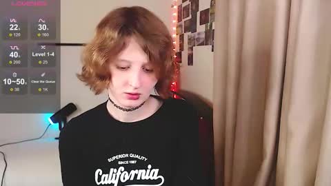 Snapshot of c0ralynx chatting on 10-31-25, 11:22 C0ralynx online show from 10-31-25, 11:22