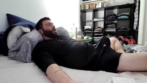 Snapshot of c2cmee chatting on 11-13-25, 04:44 c2cmee online show from 11-13-25, 04:44