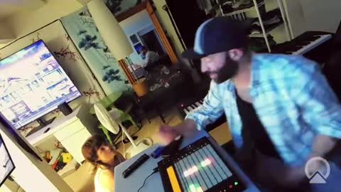 c2cmee online show from 08-06-26, 04:25