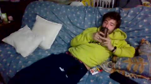 Snapshot of c2cv33x chatting on 02-15-25, 05:39 tu papii online show from 02-15-25, 05:39