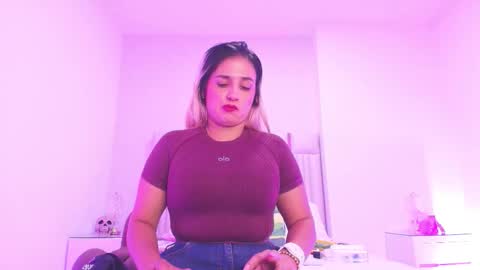 Snapshot of c_fox_ chatting on 10-31-25, 03:29 Carolina online show from 10-31-25, 03:29