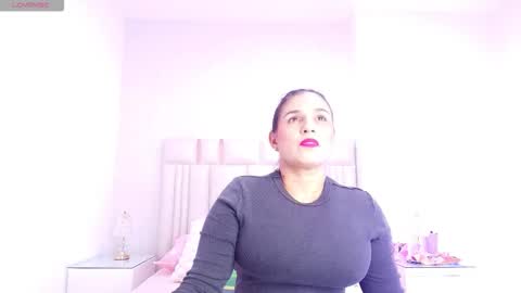 Snapshot of c_fox_ chatting on 11-05-25, 03:06 Carolina online show from 11-05-25, 03:06