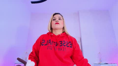 Snapshot of c_fox_ chatting on 02-11-26, 03:00 Carolina online show from 02-11-26, 03:00