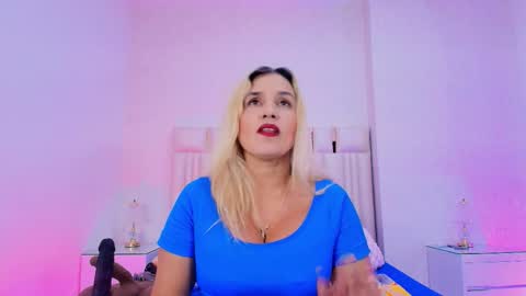 Snapshot of c_fox_ chatting on 03-03-26, 03:01 Carolina online show from 03-03-26, 03:01