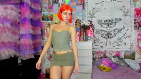 Snapshot of caaandy_girl chatting on 10-29-25, 06:53 Emily  online show from 10-29-25, 06:53