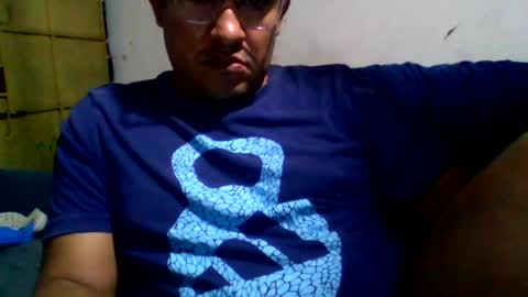 Snapshot of cachito83915 chatting on 06-17-26, 04:26 Cachudosexy online show from 06-17-26, 04:26