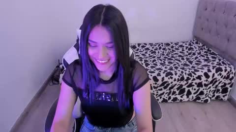 Snapshot of caelisse_cb chatting on 10-29-25, 01:02 caelisse_cb online show from 10-29-25, 01:02