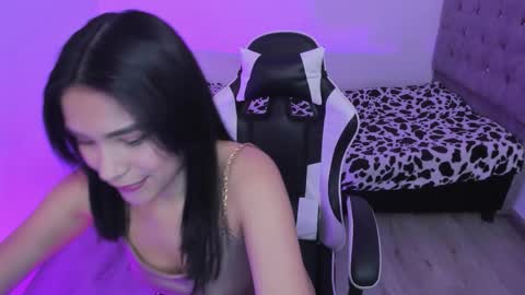 Snapshot of caelisse_cb chatting on 12-02-25, 02:23 caelisse_cb online show from 12-02-25, 02:23