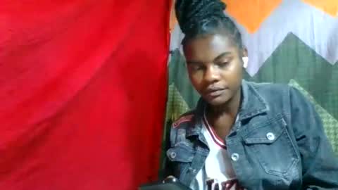 Snapshot of caella98 chatting on 06-17-26, 07:11 caella98 online show from 06-17-26, 07:11