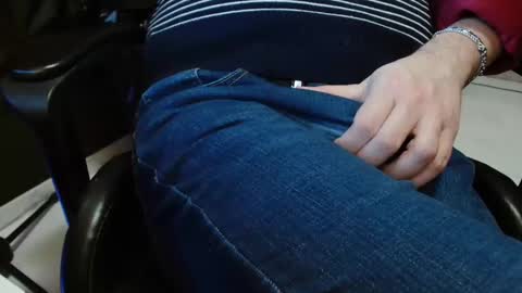 Snapshot of cafetabac chatting on 02-15-25, 06:12 cafetabac online show from 02-15-25, 06:12