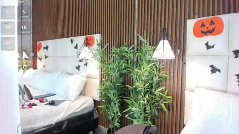 Snapshot of cailynbrowm chatting on 10-30-25, 04:47 CailynBrown online show from 10-30-25, 04:47