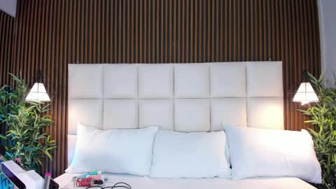 Snapshot of cailynbrowm chatting on 11-08-25, 04:45 CailynBrown online show from 11-08-25, 04:45