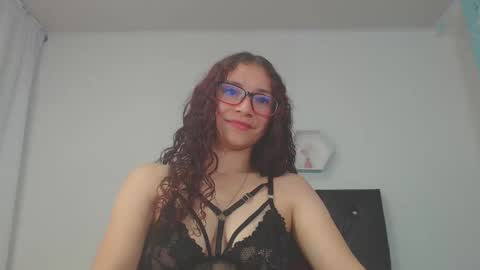 Snapshot of cailynmusa chatting on 12-19-24, 05:51 cailynmusa online show from 12-19-24, 05:51