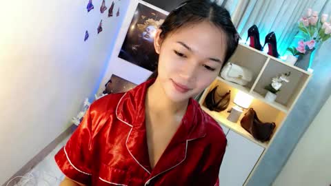 Snapshot of caitlin_x chatting on 11-18-25, 02:28 caitlin online show from 11-18-25, 02:28