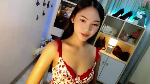 Snapshot of caitlin_x chatting on 01-07-26, 07:05 caitlin online show from 01-07-26, 07:05