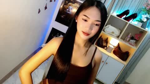 Snapshot of caitlin_x chatting on 02-03-26, 07:19 caitlin online show from 02-03-26, 07:19