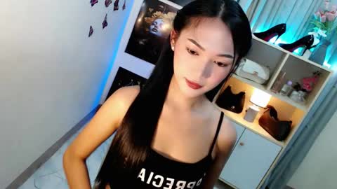 Snapshot of caitlin_x chatting on 02-17-26, 07:20 caitlin online show from 02-17-26, 07:20