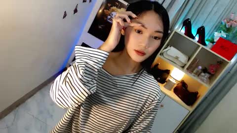 Snapshot of caitlin_x chatting on 03-02-26, 07:32 caitlin online show from 03-02-26, 07:32