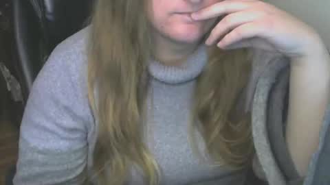 Snapshot of calcavorix chatting on 04-24-26, 12:13 Calie online show from 04-24-26, 12:13