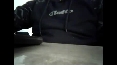 Snapshot of caldoski chatting on 10-14-25, 01:01 caldoski online show from 10-14-25, 01:01