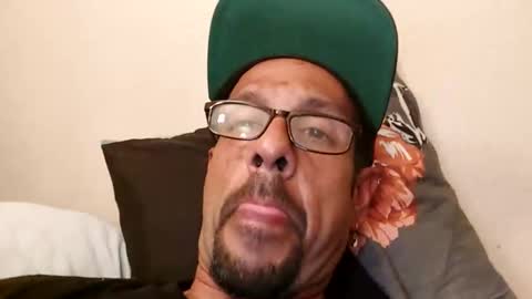 Snapshot of calidickfoshow chatting on 10-07-25, 11:18 Hugh joh Meathammer online show from 10-07-25, 11:18