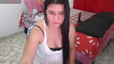 Snapshot of caliente_in_passion chatting on 06-20-26, 04:04 caliente_in_passion online show from 06-20-26, 04:04