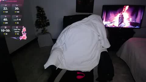 Snapshot of caliope_goddess1 chatting on 12-17-24, 10:12 caliope_goddess1 online show from 12-17-24, 10:12
