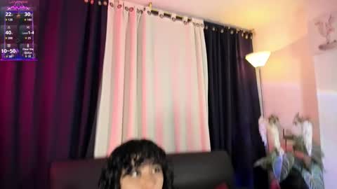 Snapshot of caliope_moreauu chatting on 10-09-25, 11:58 Caliope Moreau online show from 10-09-25, 11:58