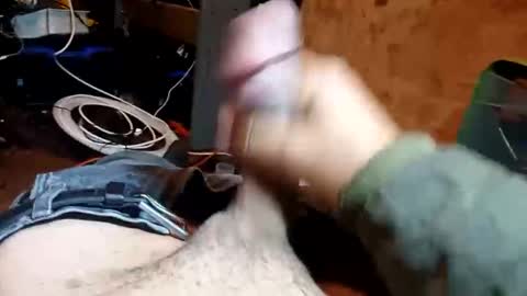 Snapshot of calisguitar chatting on 11-24-25, 03:39 Calisguitar online show from 11-24-25, 03:39