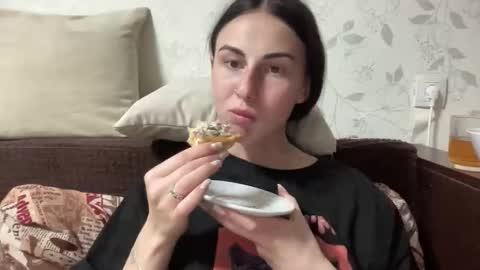 Snapshot of call_me_dad_ chatting on 05-11-26, 07:11 Anna online show from 05-11-26, 07:11