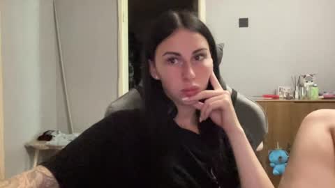 Snapshot of call_me_dad_ chatting on 06-17-26, 07:22 Anna online show from 06-17-26, 07:22
