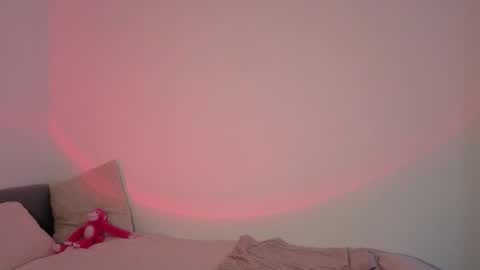 Snapshot of callme_alexa chatting on 12-22-25, 11:29 Alexa online show from 12-22-25, 11:29