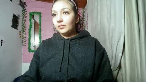 Snapshot of callme_lolas chatting on 06-01-26, 05:20 paula online show from 06-01-26, 05:20