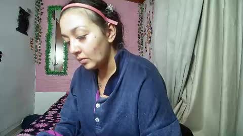 Snapshot of callme_lolas chatting on 06-10-26, 02:01 paula online show from 06-10-26, 02:01