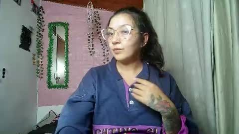 Snapshot of callme_lolas chatting on 06-11-26, 02:53 paula online show from 06-11-26, 02:53