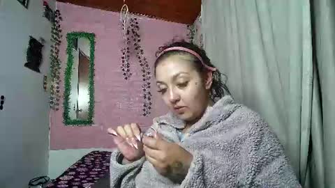 Snapshot of callme_lolas chatting on 06-14-26, 02:46 paula online show from 06-14-26, 02:46