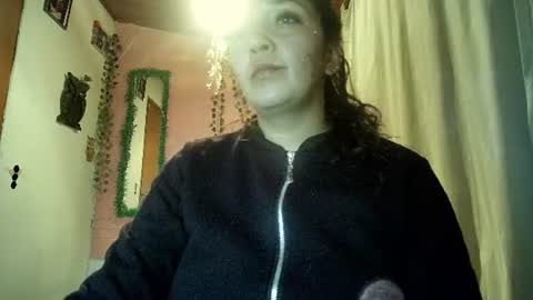 Snapshot of callme_lolas chatting on 06-18-26, 12:55 paula online show from 06-18-26, 12:55