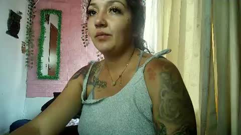 Snapshot of callme_lolas chatting on 06-21-26, 10:01 paula online show from 06-21-26, 10:01