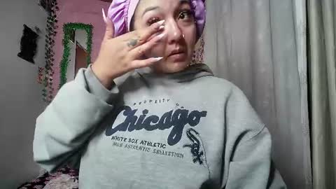 Snapshot of callme_lolas chatting on 06-24-26, 02:54 paula online show from 06-24-26, 02:54