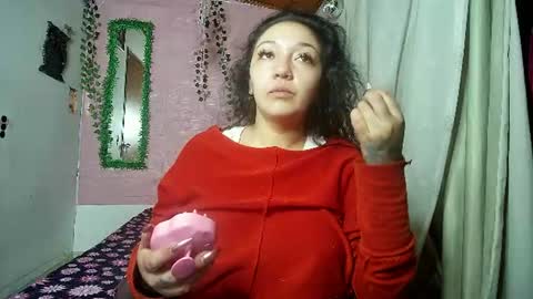 Snapshot of callme_lolas chatting on 07-24-26, 04:43 paula online show from 07-24-26, 04:43