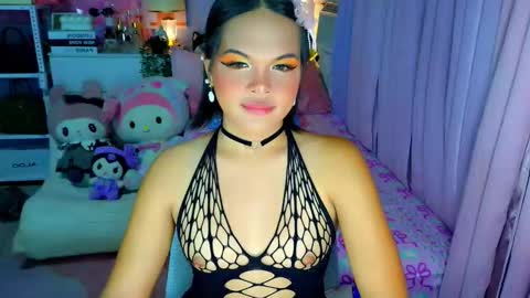Snapshot of callme_mia chatting on 03-09-26, 04:05 Mia online show from 03-09-26, 04:05