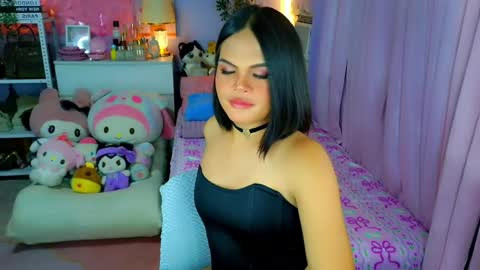 Mia online show from 03-28-26, 05:51
