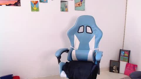 Snapshot of callmebluee chatting on 05-22-26, 05:40 callmebluee online show from 05-22-26, 05:40